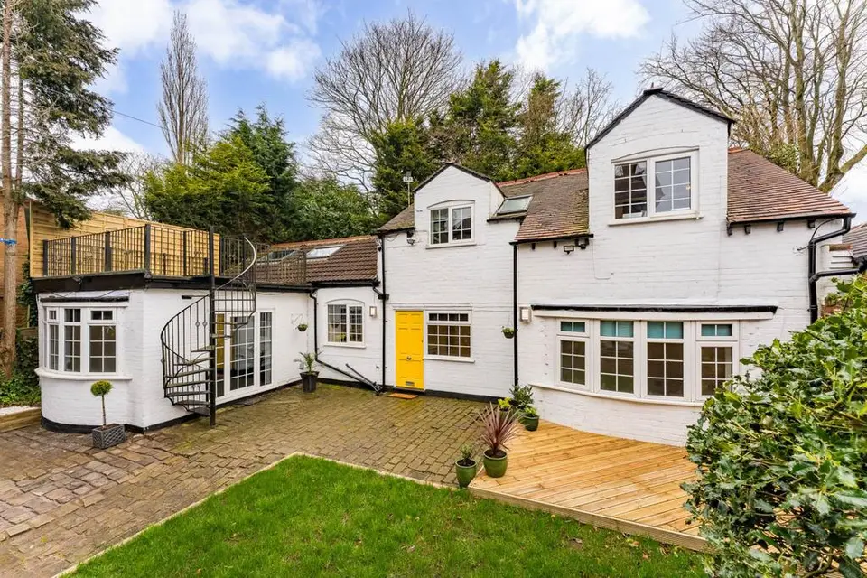 3 bedroom detached house for sale