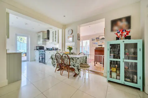 4 bedroom Semi-Detached for sale