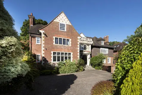 8 bedroom Detached for sale