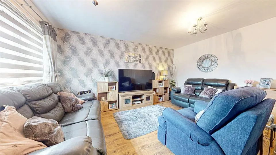 2 bedroom maisonette for sale