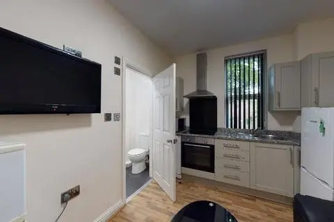 10 bedroom flat for sale