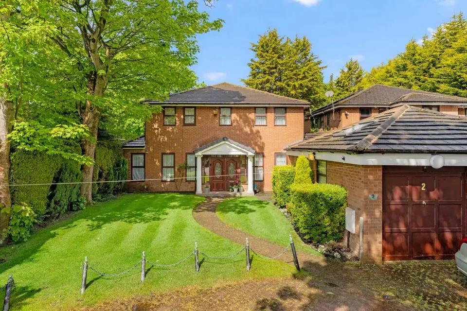 5 bedroom detached house for sale