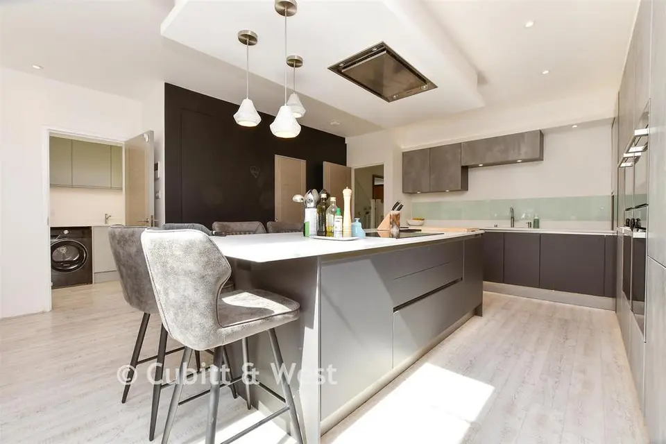 4 bedroom end of terrace house for sale