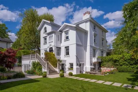 6 bedroom Detached for sale