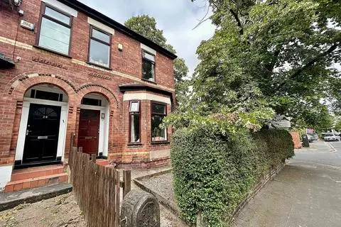 4 bedroom end of terrace house for sale