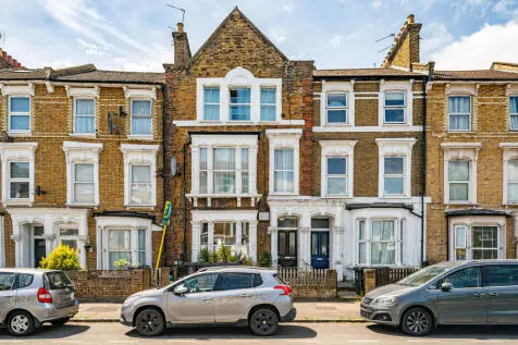 3 bedroom Flat to rent