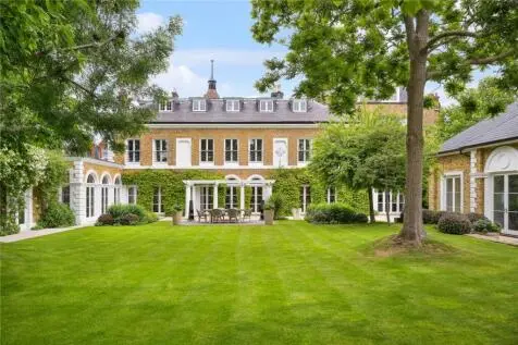 10 bedroom Detached for sale