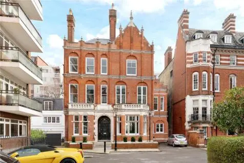 7 bedroom Detached for sale