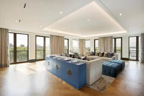 4 bedroom Flat for sale