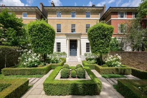 7 bedroom Detached for sale