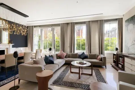 5 bedroom Semi-Detached for sale
