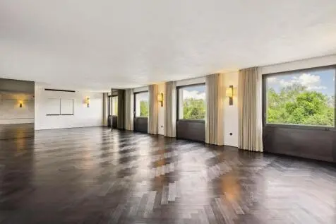 4 bedroom Flat for sale