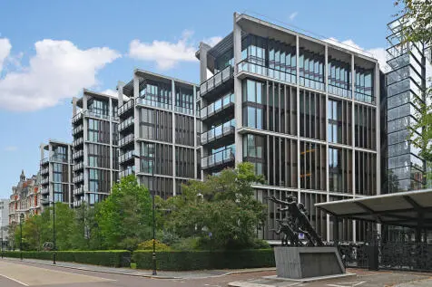 4 bedroom Apartment for sale