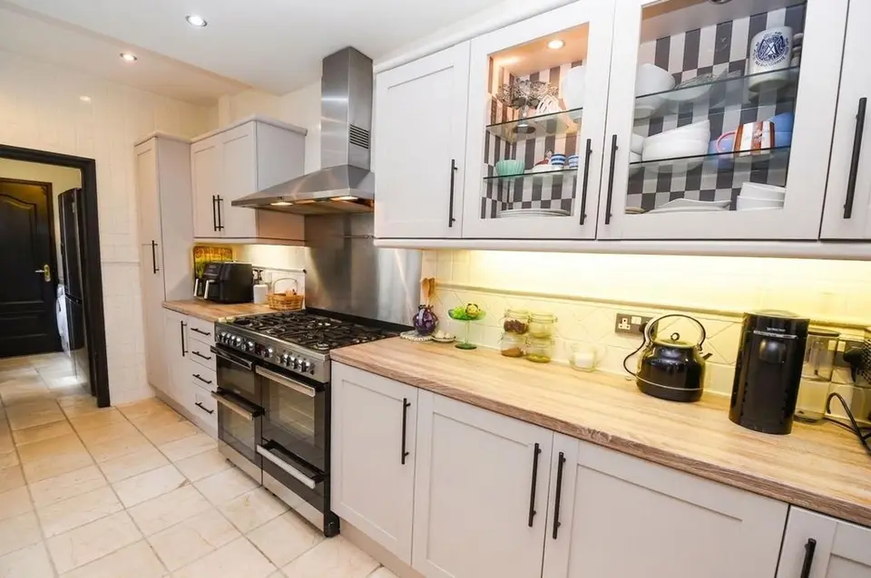 4 bedroom terraced house for sale