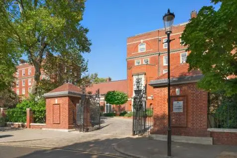 5 bedroom Apartment for sale