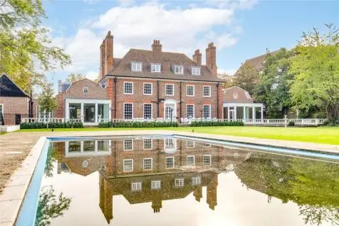 11 bedroom Detached for sale
