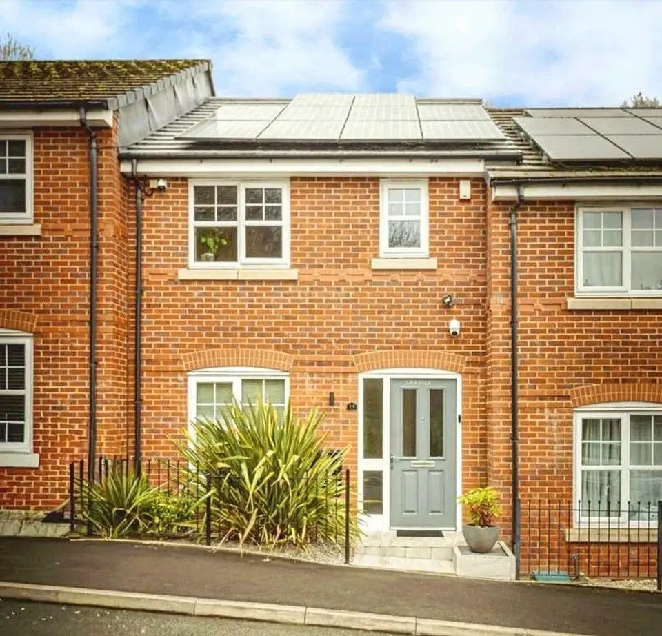 3 bedroom terraced house for sale