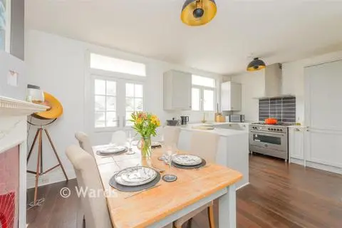 4 bedroom semi-detached house for sale