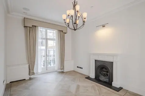 6 bedroom Detached for sale