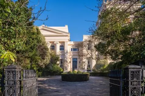 7 bedroom Detached for sale